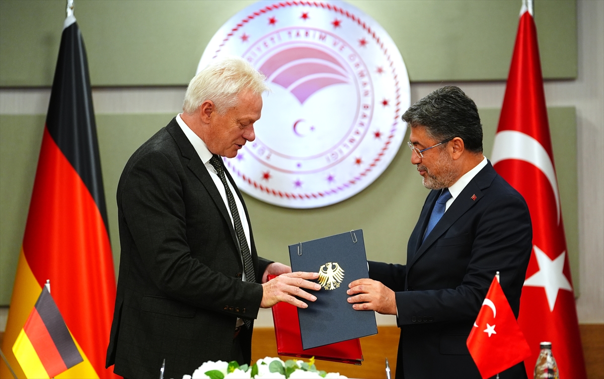Bakan Yumaklı: Almanya ile tarım ticareti 5 milyar dolar olacak
