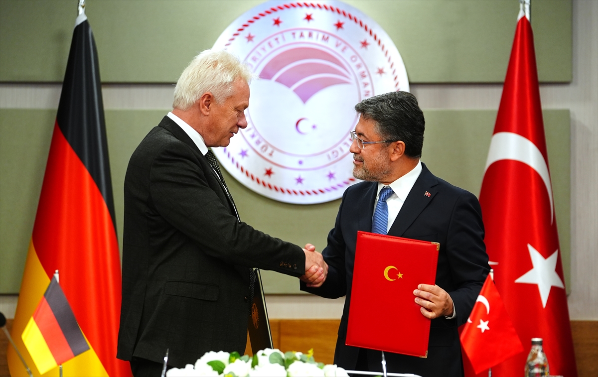 Bakan Yumaklı: Almanya ile tarım ticareti 5 milyar dolar olacak