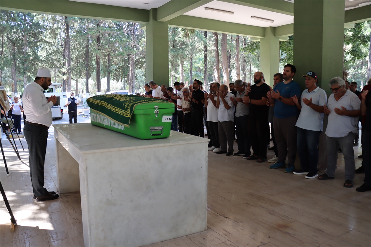 Kaptan Yaşar Kayhan'ın cenazesi Hatay'da toprağa verildi
