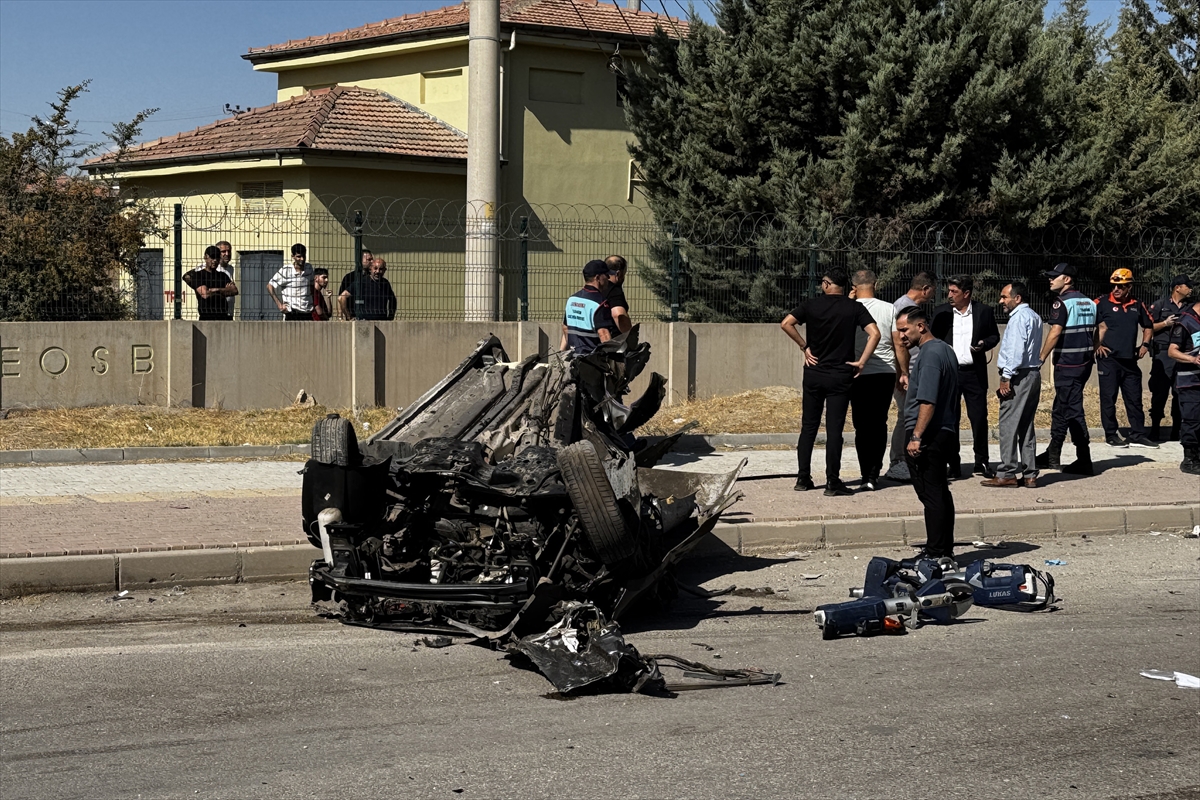 Elazığ'da İki Otomobil Çarpıştı: 2 Kişi Hayatını Kaybetti, 2 Yaralı