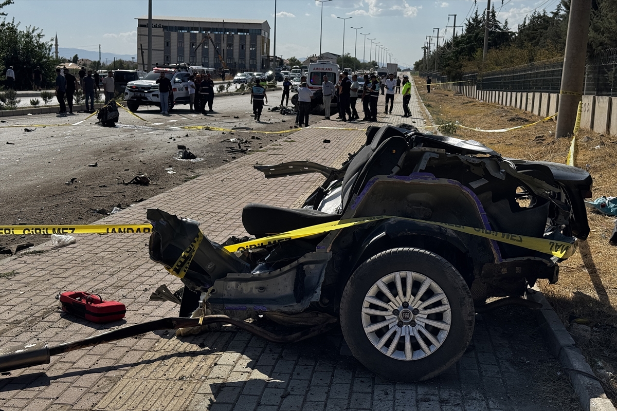 Elazığ'da İki Otomobil Çarpıştı: 2 Kişi Hayatını Kaybetti, 2 Yaralı