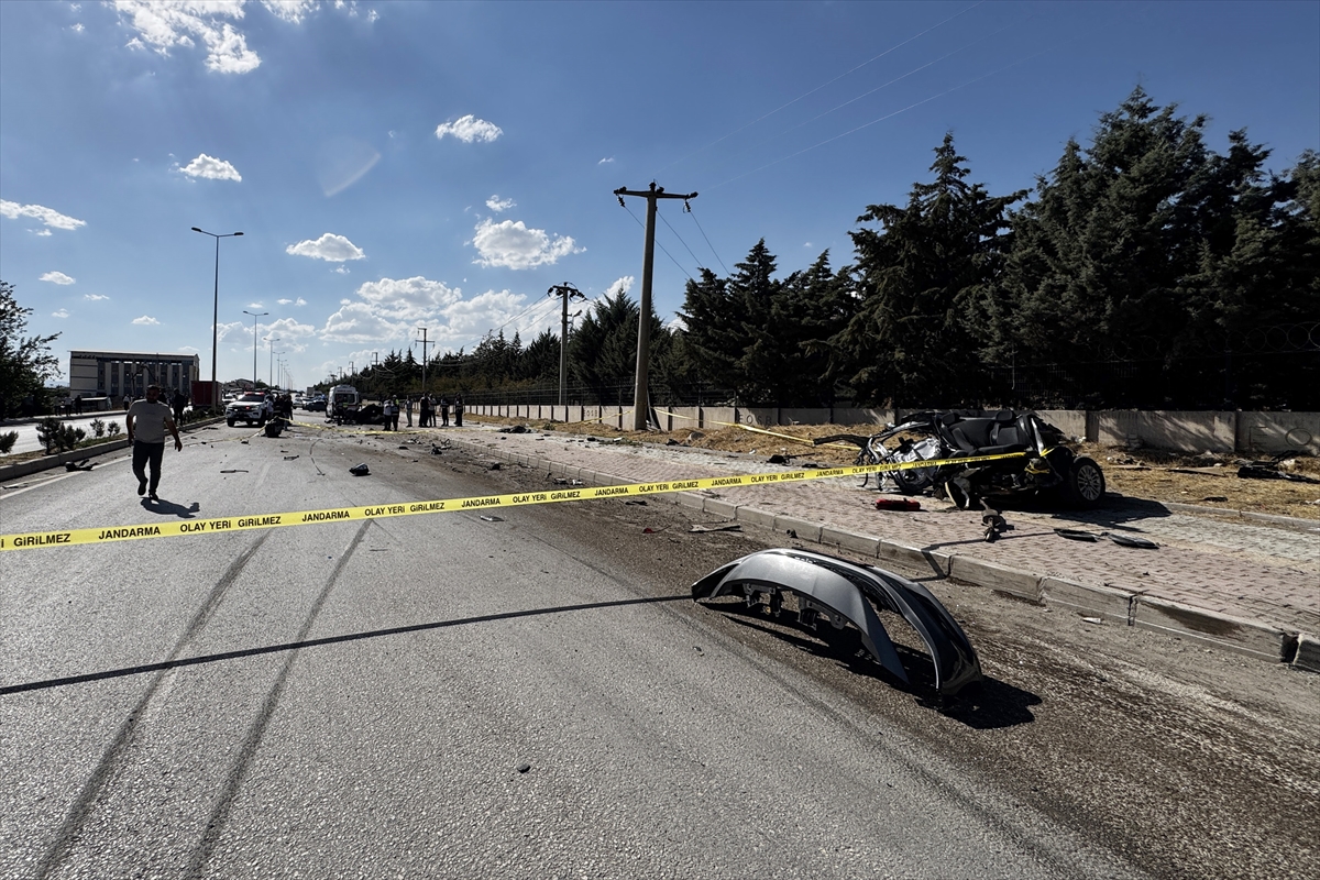 Elazığ'da İki Otomobil Çarpıştı: 2 Kişi Hayatını Kaybetti, 2 Yaralı