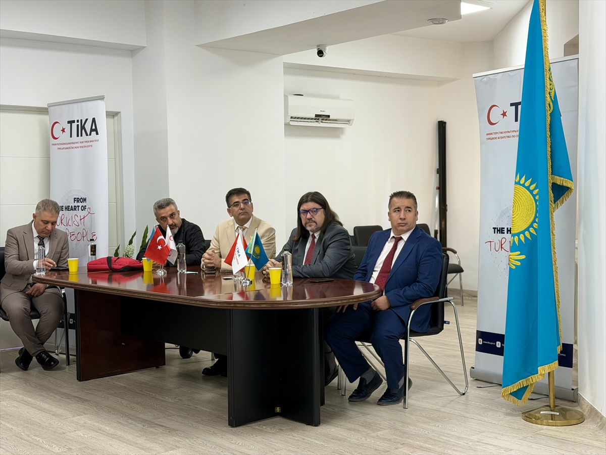 Türk akademisyenler Kazakistan'da pediatri eğitimi verdi