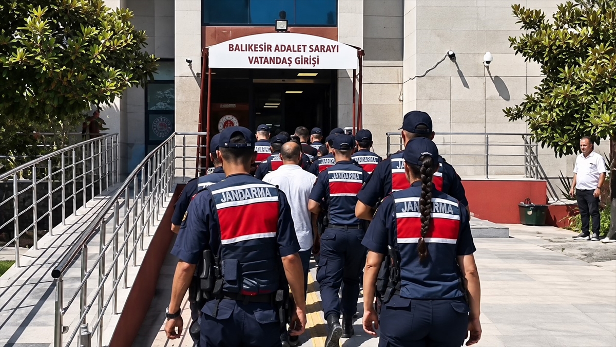 Balıkesir'de uyuşturucu operasyonlarında 6 şüpheli tutuklandı