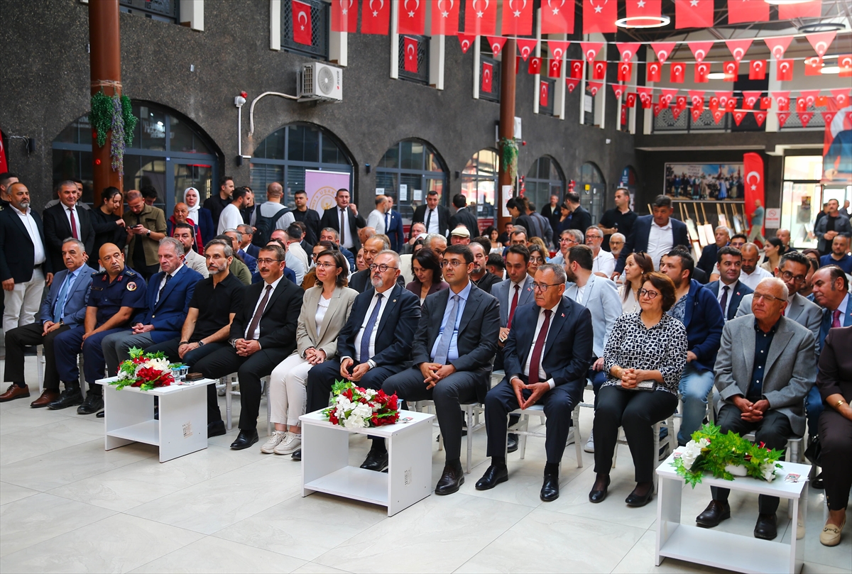 Uşak'ta Yılın Ahisi Yücel Karabulut: 46 yıllık terziye ödül