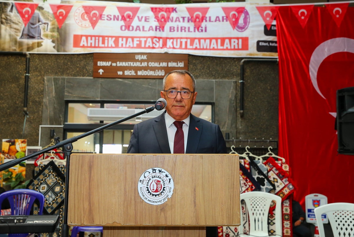 Uşak'ta Yılın Ahisi Yücel Karabulut: 46 yıllık terziye ödül