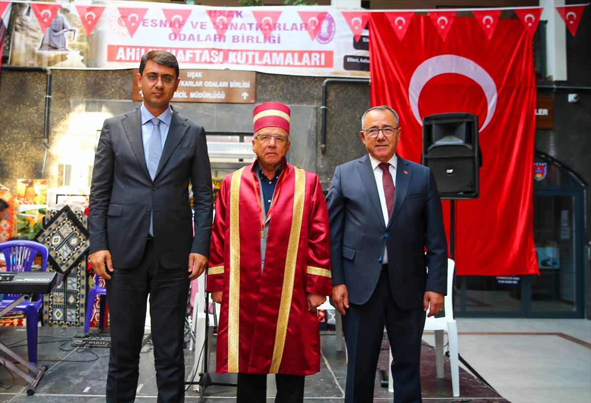 Uşak'ta Yılın Ahisi Yücel Karabulut: 46 yıllık terziye ödül