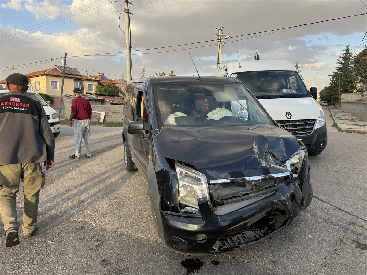 Karaman'da Okul Servisi Kazası: 5 Öğrenci Dahil 6 Yaralı