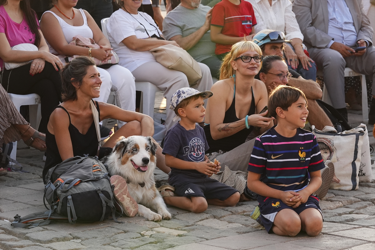 Entre Nous İzmir'de: Çağdaş Sirk Gösterisi Büyük İlgi Gördü