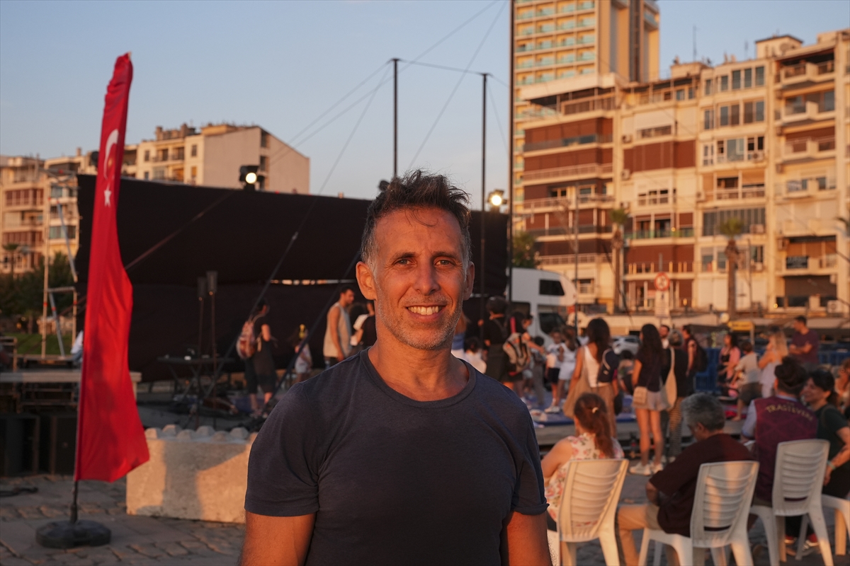Entre Nous İzmir'de: Çağdaş Sirk Gösterisi Büyük İlgi Gördü
