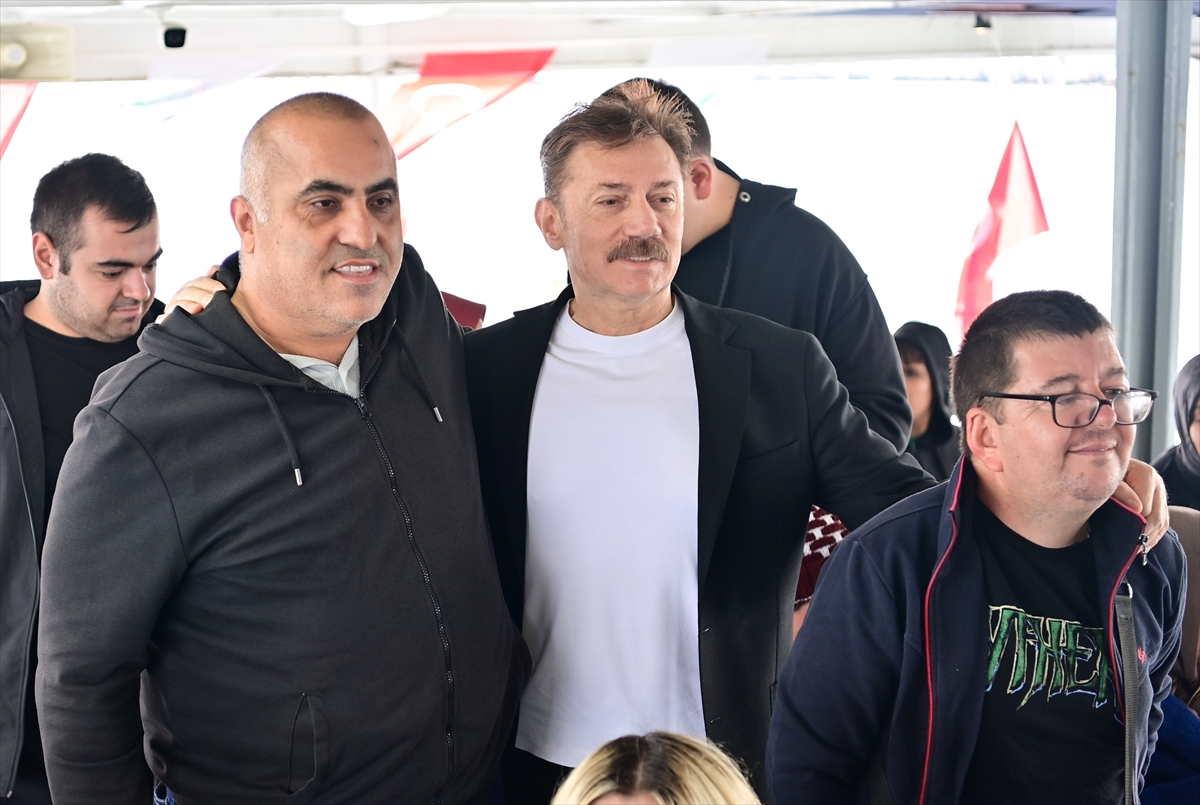 Özel gereksinimli bireylerin yanındayız