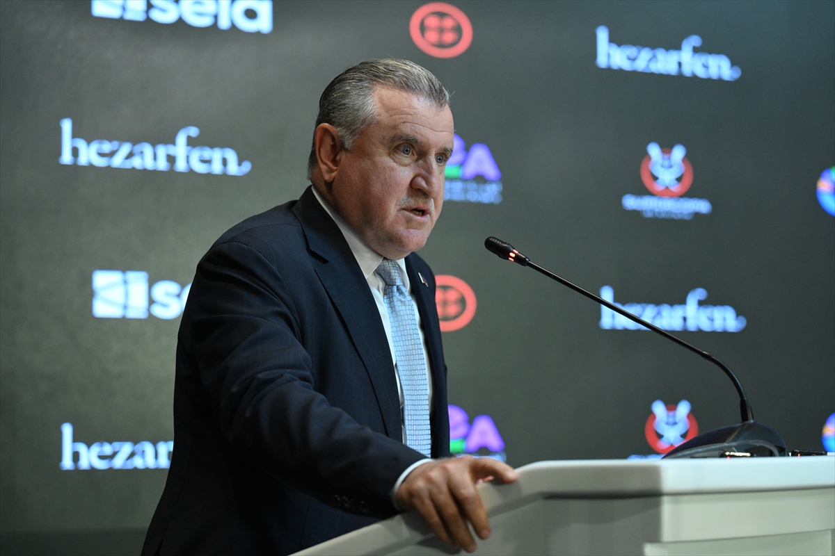 Bakan Osman Aşkın Bak: İspanya Süper Kupası İstanbul'da