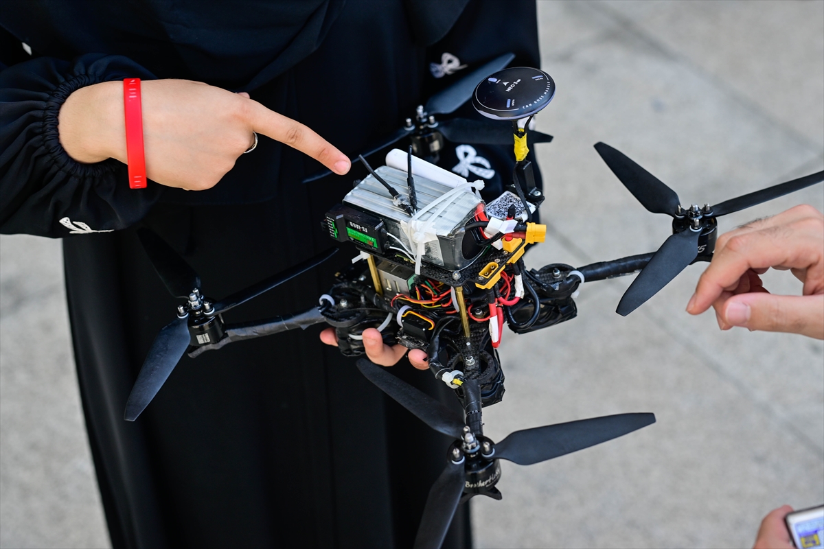 Kadıköy AİHL kızları TEKNOFEST dron yarışmasında üçüncü