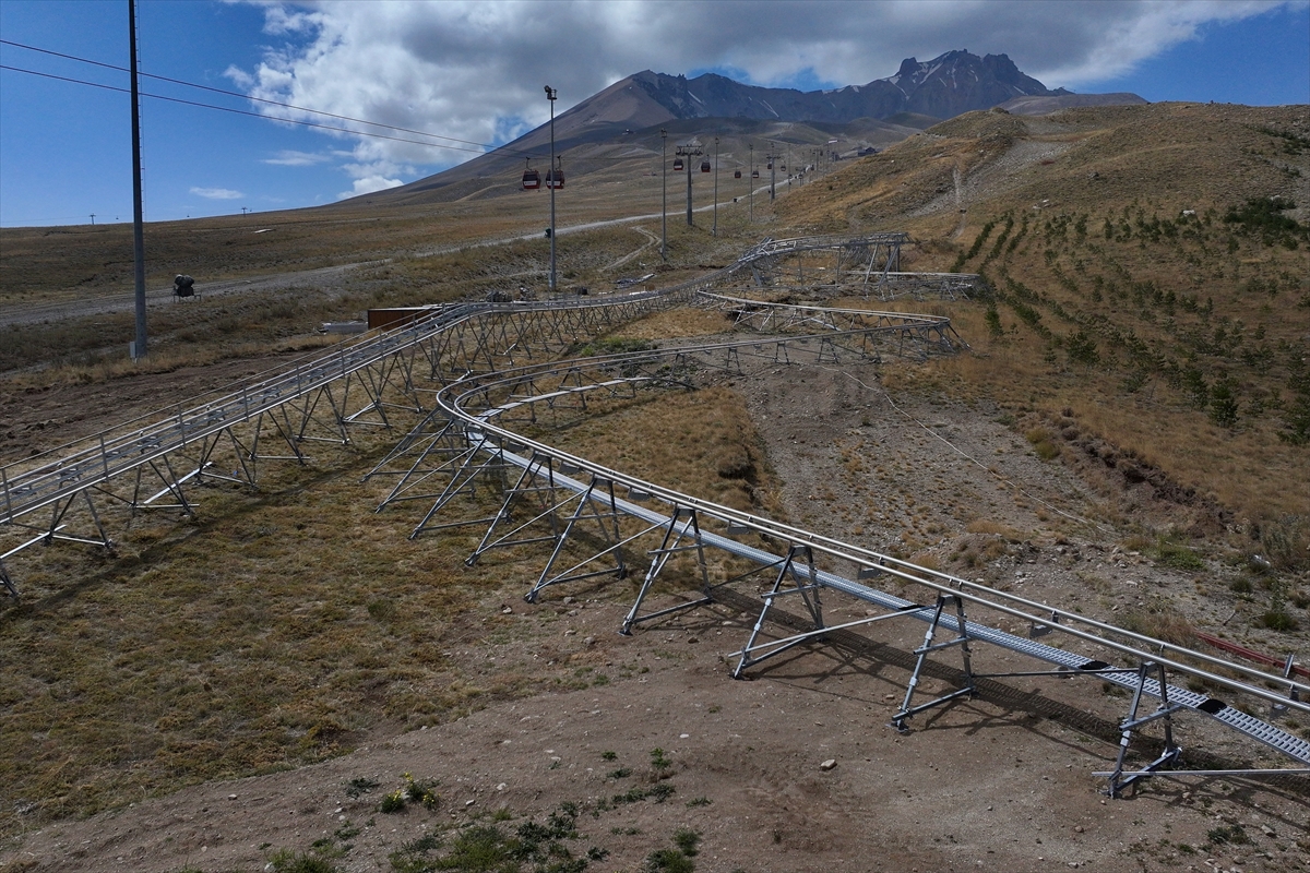 Erciyes'e 1100 metrelik dağ kızağı parkuru yapılıyor
