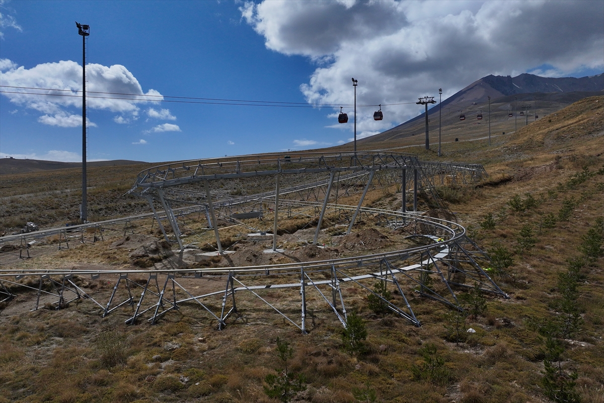 Erciyes'e 1100 metrelik dağ kızağı parkuru yapılıyor
