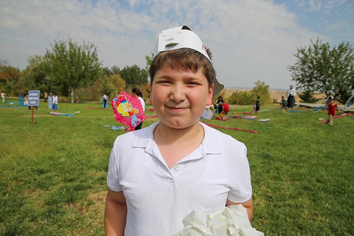 Diyarbakır'da uçurtma ve balonlar Gazzeli çocuklar için gökyüzüne bırakıldı