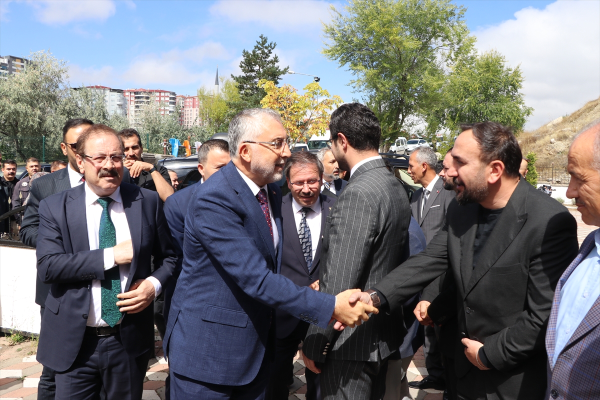 Çalışma ve Sosyal Güvenlik Bakanı Vedat Işıkhan, Yozgat'ta konuştu: