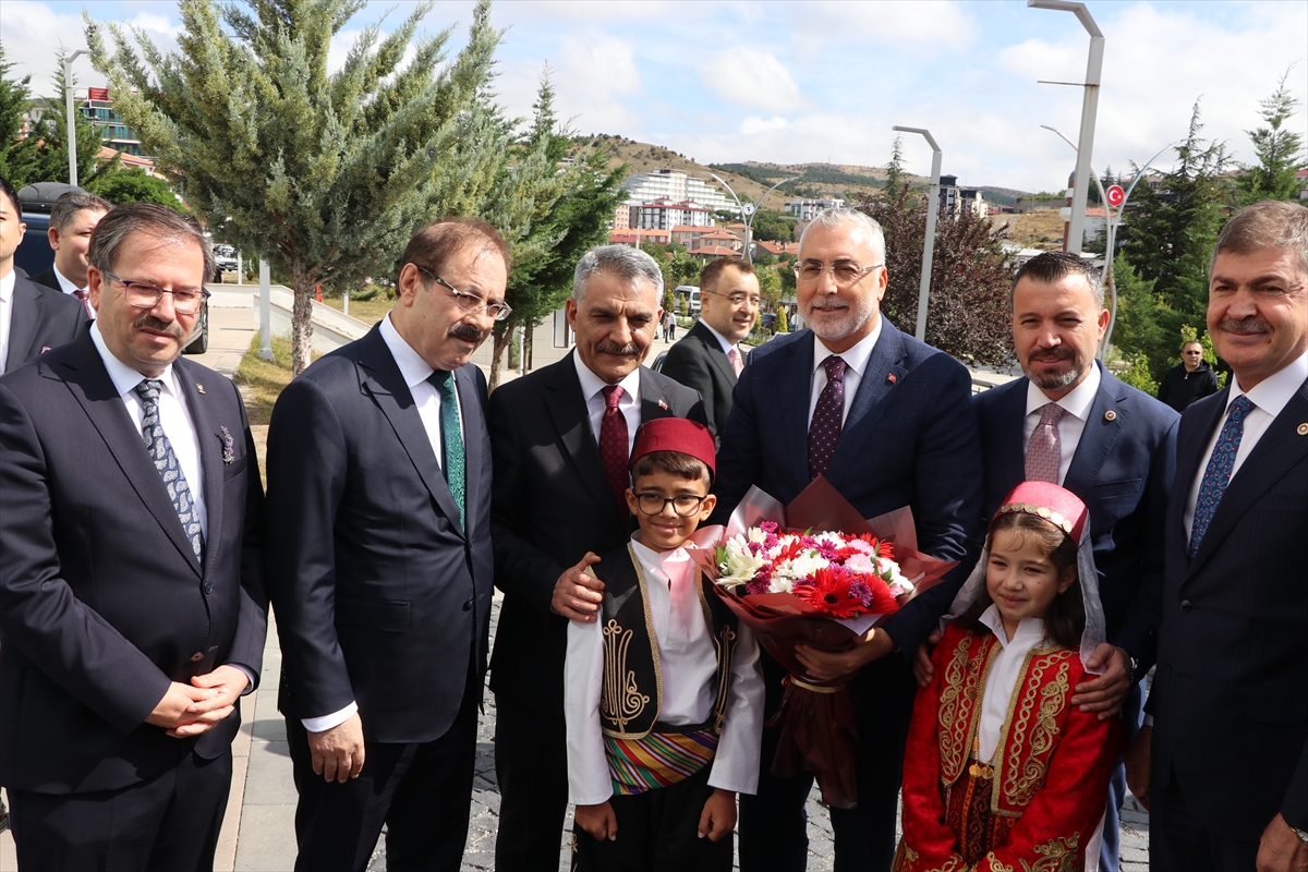 Çalışma ve Sosyal Güvenlik Bakanı Vedat Işıkhan, Yozgat'ta konuştu: