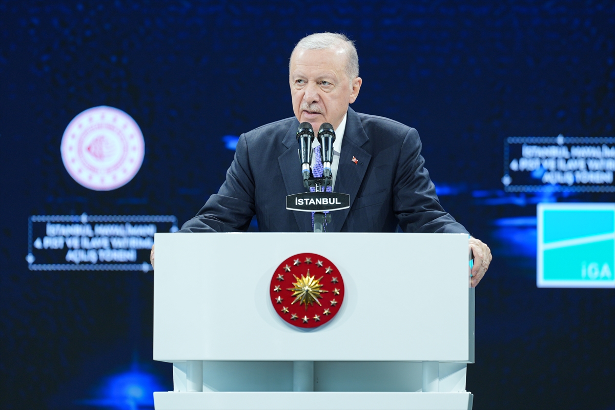 Cumhurbaşkanı Erdoğan, İstanbul Havalimanı 4. Pist ve İlave Yatırımların Açılış Töreni'nde konuştu: (2)