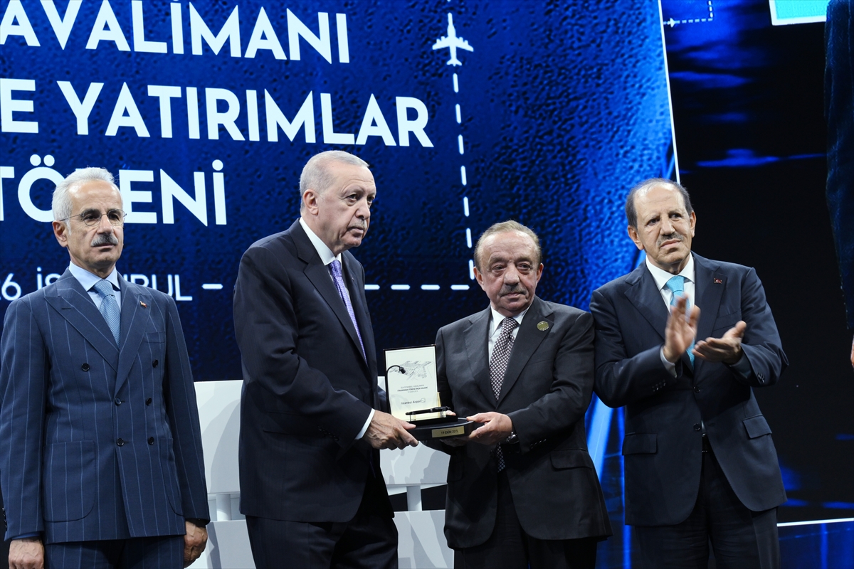 Cumhurbaşkanı Erdoğan, İstanbul Havalimanı 4. Pist ve İlave Yatırımların Açılış Töreni'nde konuştu: (2)
