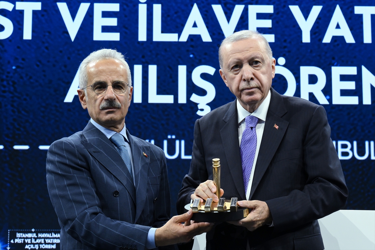 Cumhurbaşkanı Erdoğan, İstanbul Havalimanı 4. Pist ve İlave Yatırımların Açılış Töreni'nde konuştu: (2)
