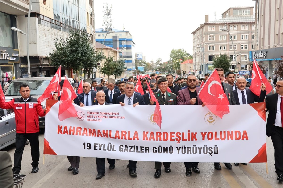 Erzurum ve Ardahan'da Gaziler Günü: Kortej yürüyüşleri düzenlendi