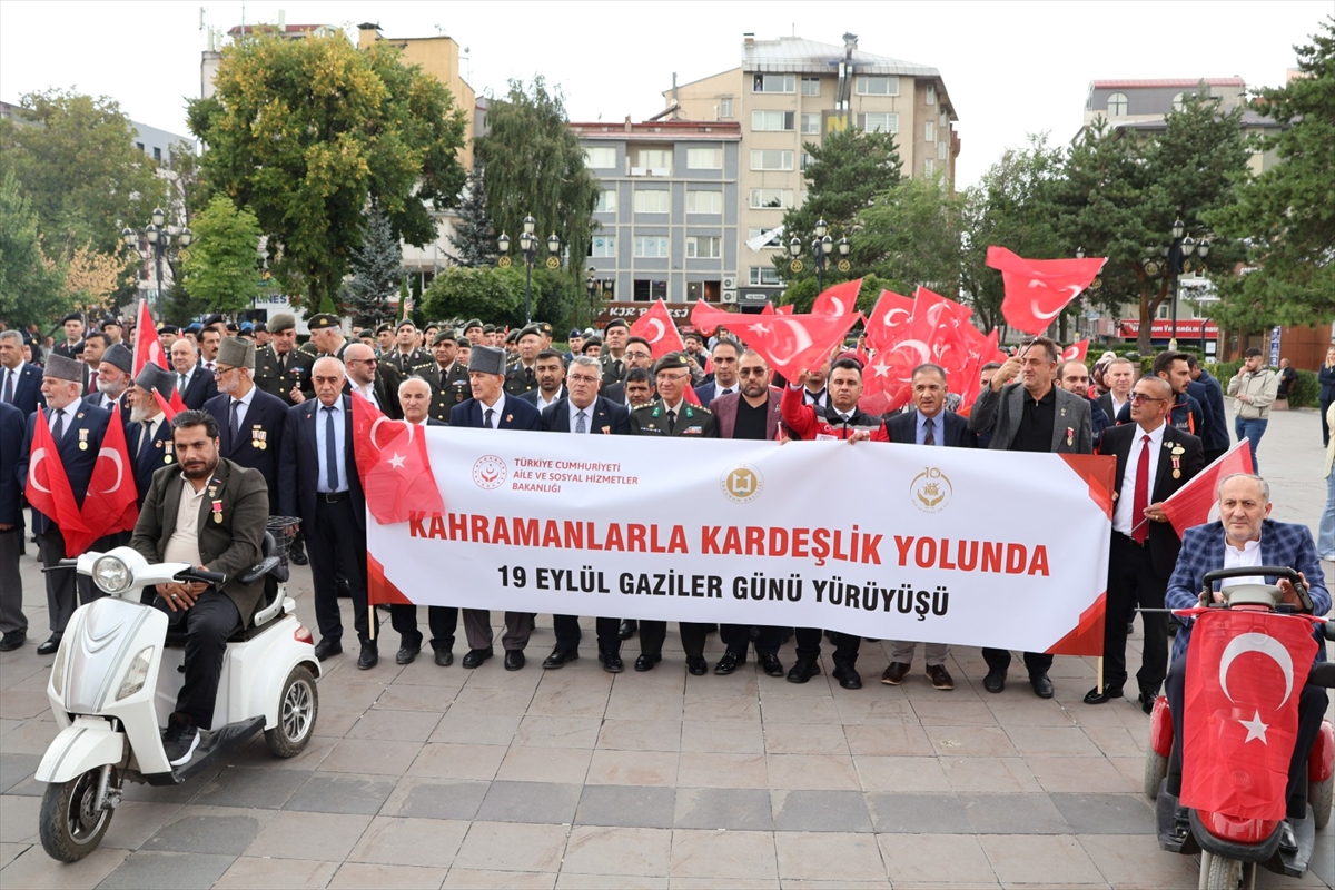 Erzurum ve Ardahan'da Gaziler Günü: Kortej yürüyüşleri düzenlendi