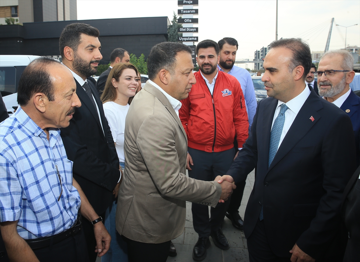 Bakan Kacır: Bu coğrafyanın ev sahibi biziz, Türkiye kendi kendine yeter