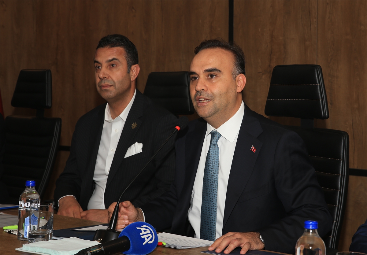 Bakan Kacır: Bu coğrafyanın ev sahibi biziz, Türkiye kendi kendine yeter