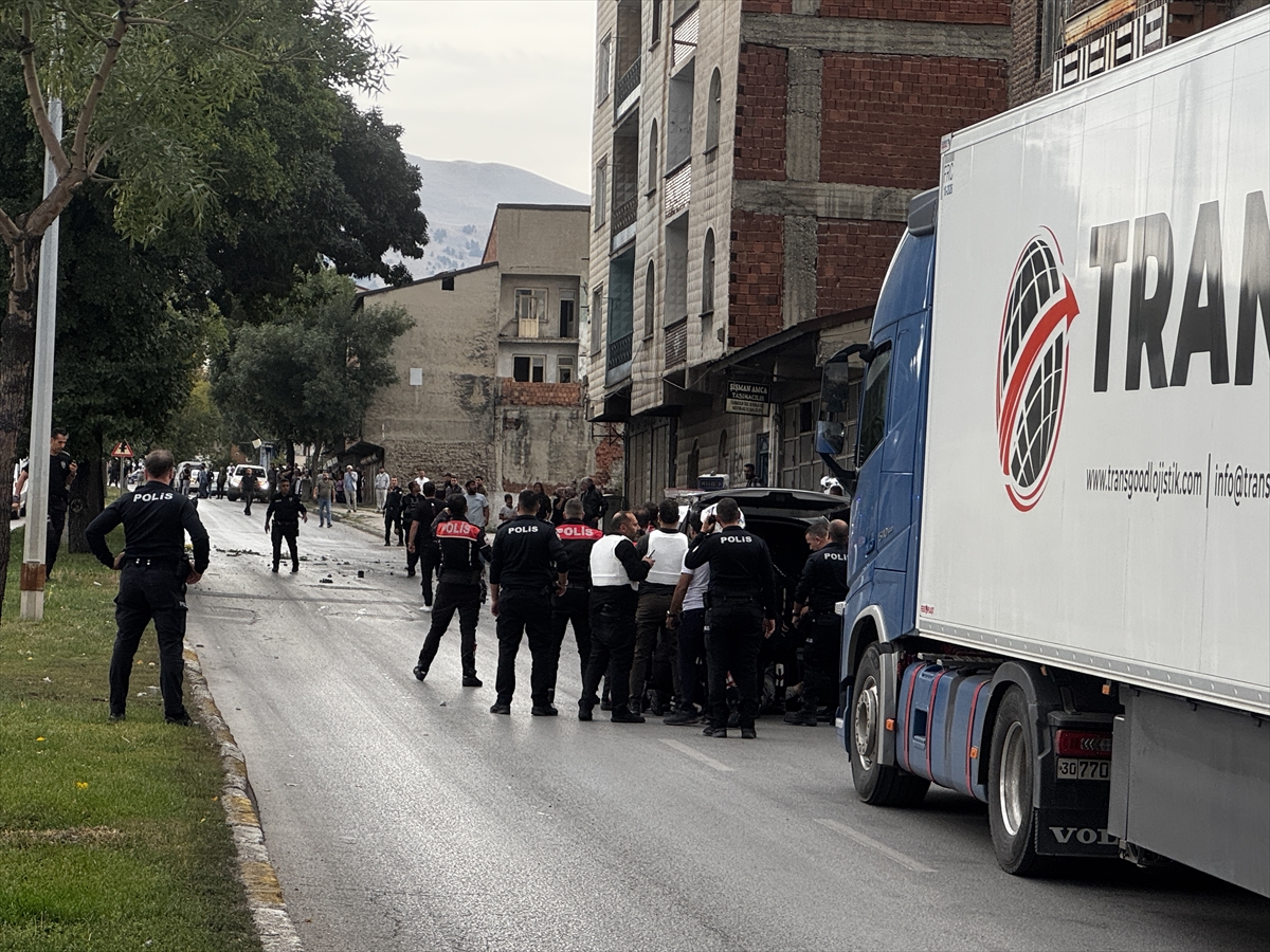 GÜNCELLEME - Erzurum'da iki grup arasında çıkan silahlı kavgada 12 kişi yaralandı