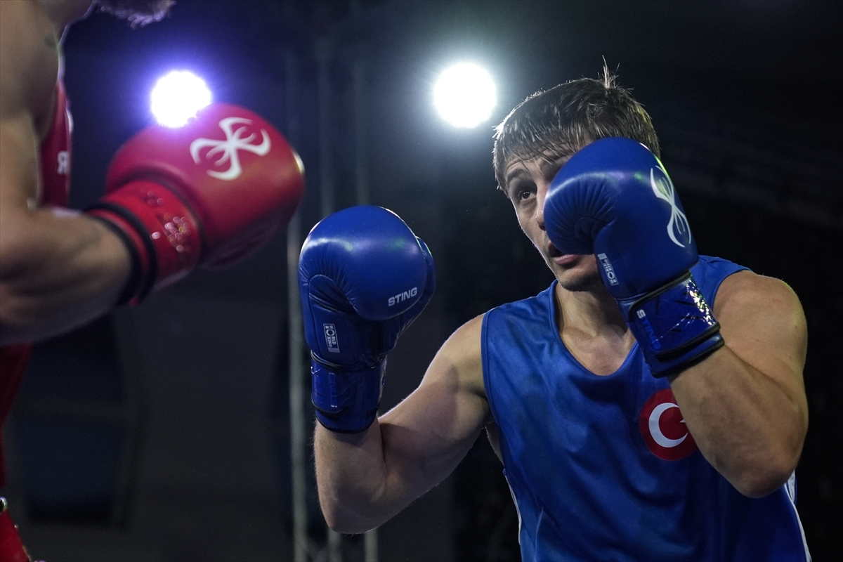 Gizem Özer ve Mehmethan Çınar Avrupa Boks Şampiyonası'nda son 16'da