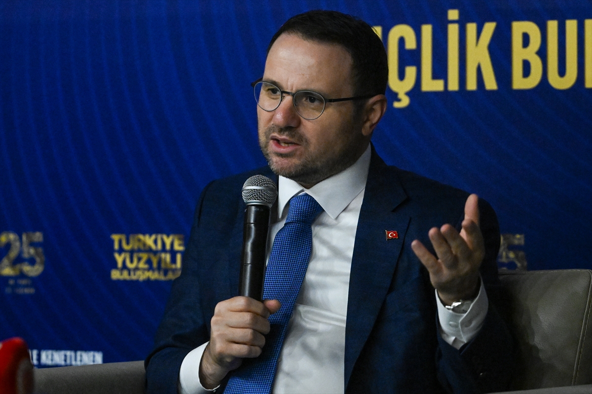 Bakan Akın Gürlek: Gençler sahaya inmeli, milletin gönlüne girmeli