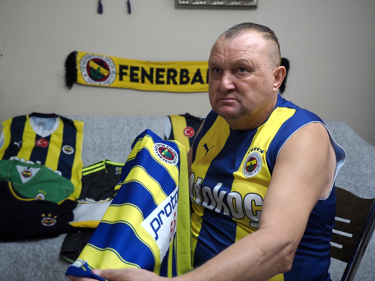 Selahattin Akçin: 55 yıldır Fenerbahçe tutkusunu giyiyor