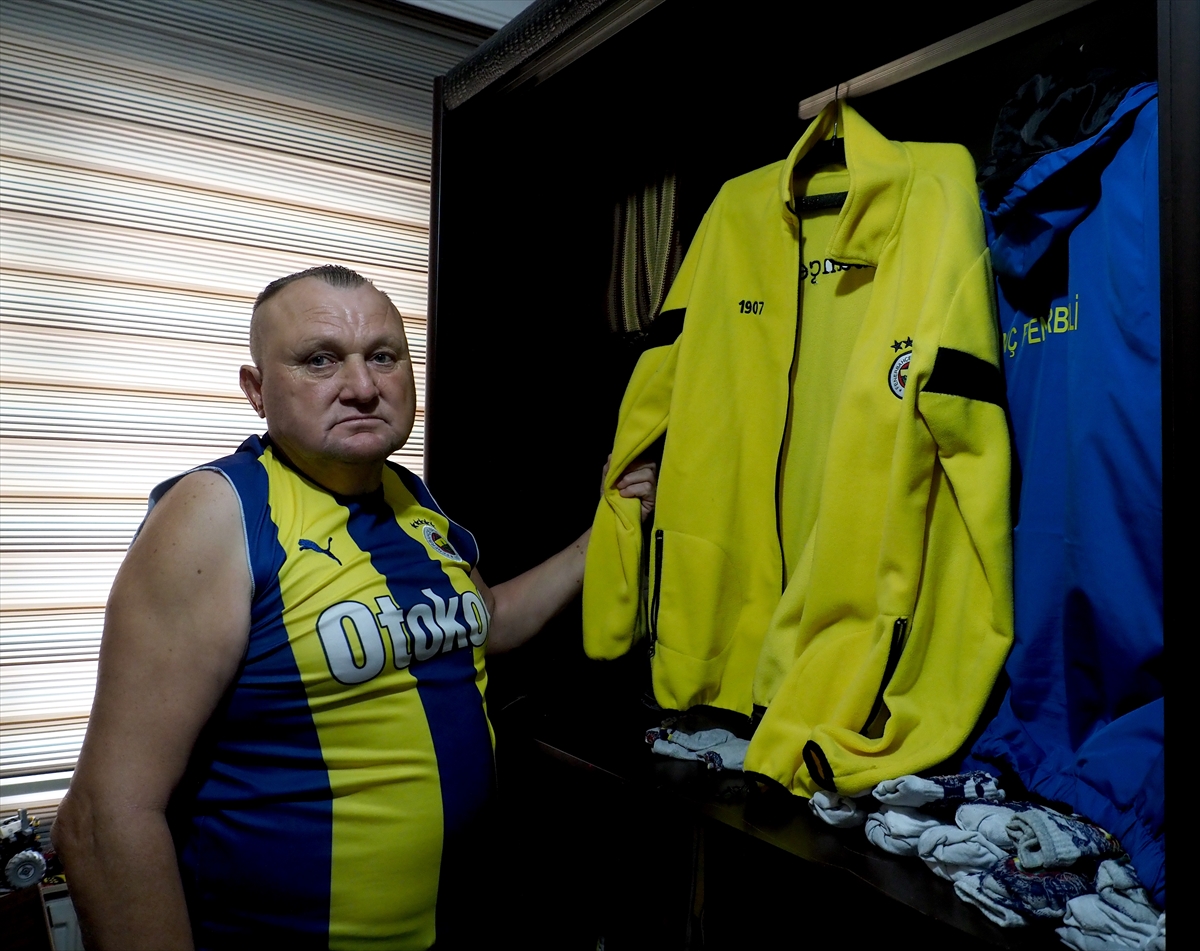 Selahattin Akçin: 55 yıldır Fenerbahçe tutkusunu giyiyor