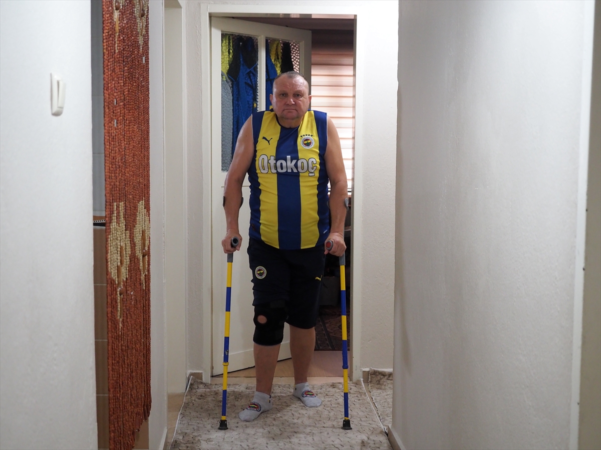 Selahattin Akçin: 55 yıldır Fenerbahçe tutkusunu giyiyor