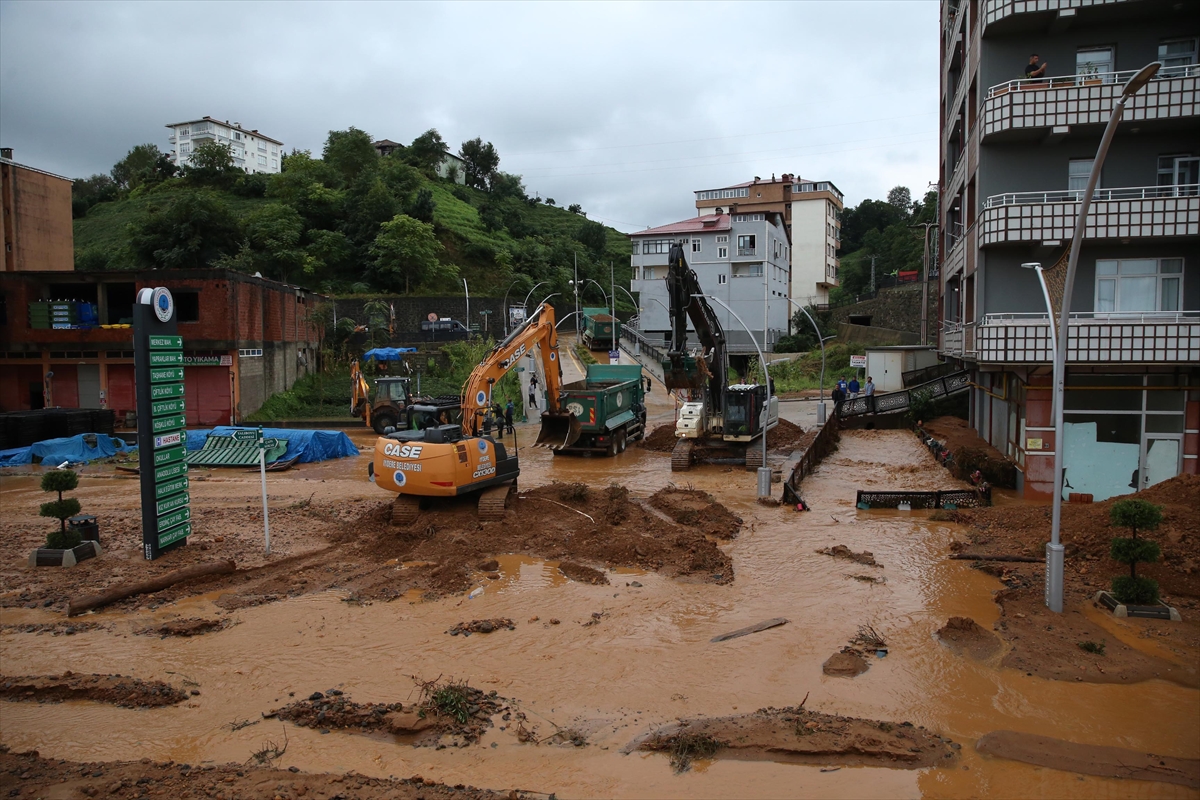 İyidere Belediye Başkanı Mete: 9 mahallede büyük hasar var