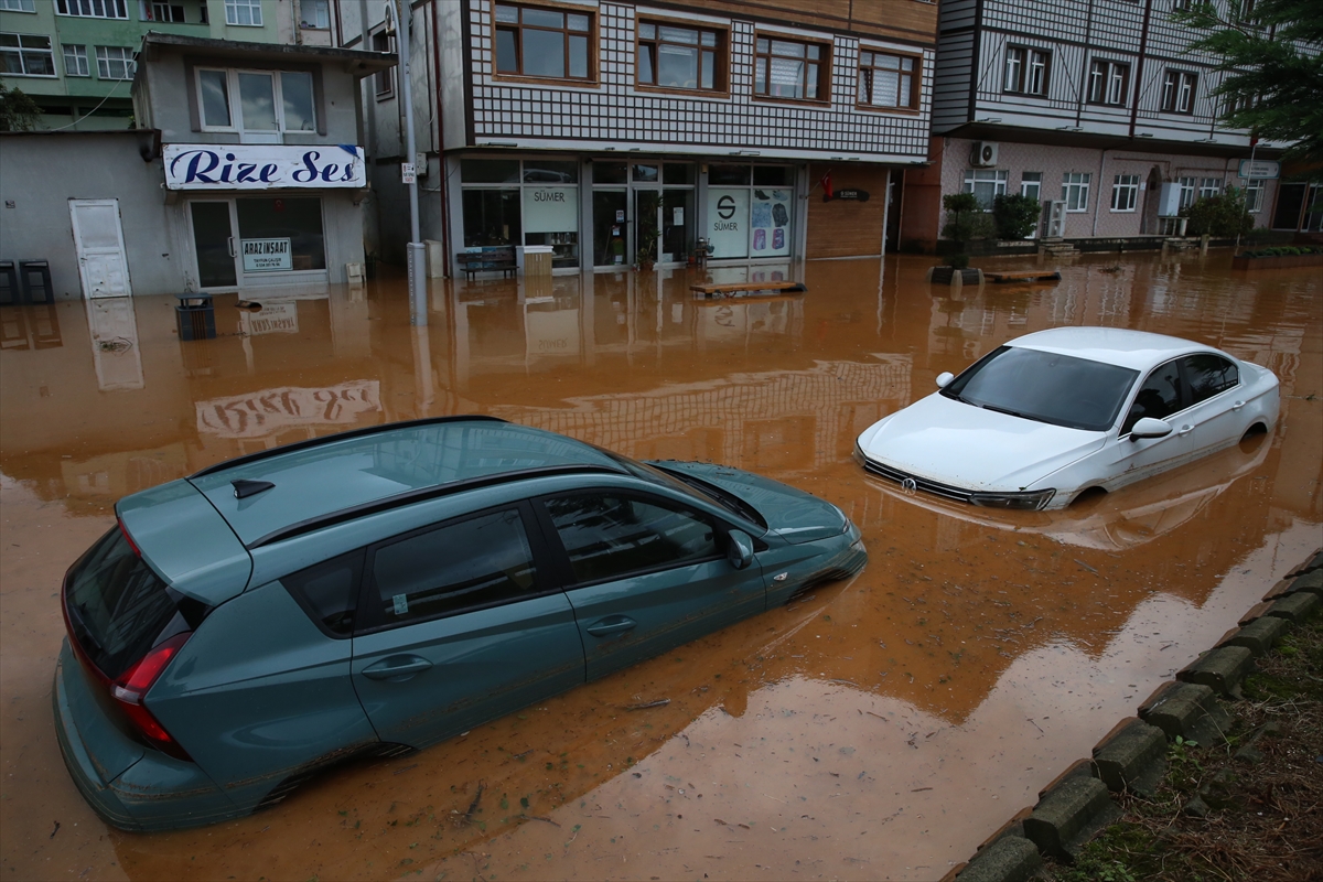İyidere Belediye Başkanı Mete: 9 mahallede büyük hasar var