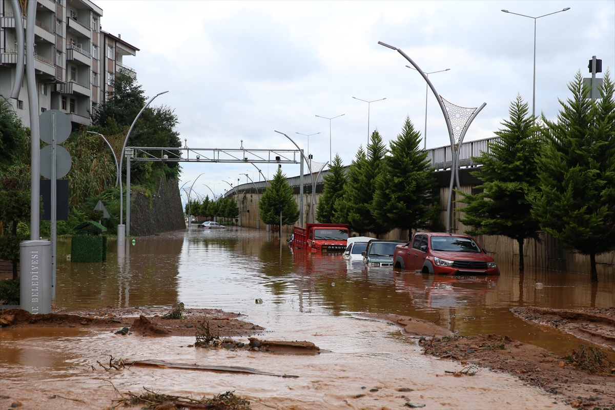 İyidere Belediye Başkanı Mete: 9 mahallede büyük hasar var
