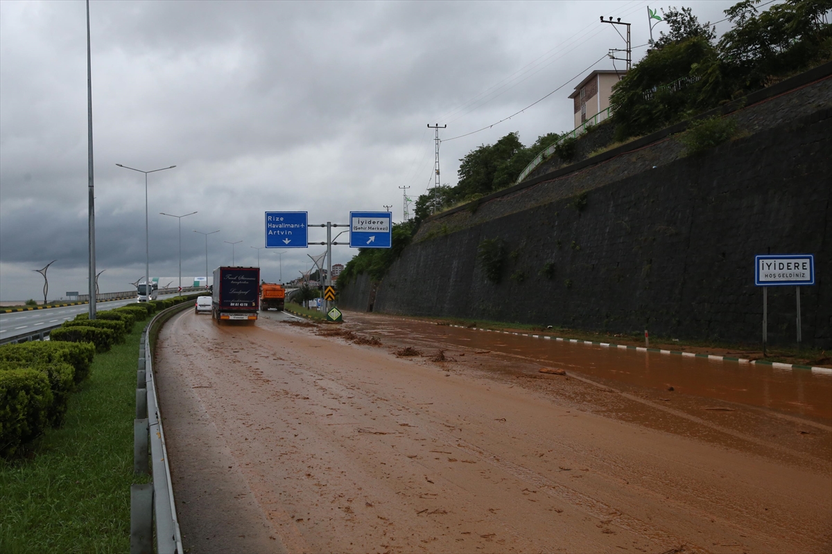 İyidere Belediye Başkanı Mete: 9 mahallede büyük hasar var