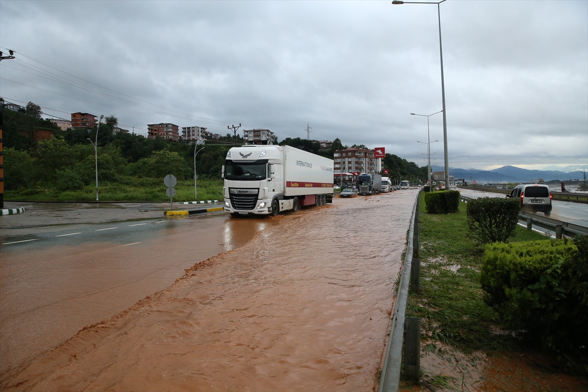 İyidere Belediye Başkanı Mete: 9 mahallede büyük hasar var