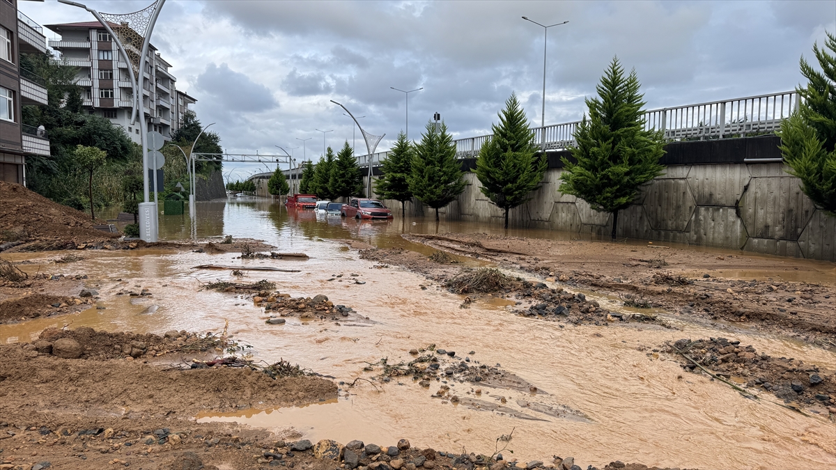 İyidere Belediye Başkanı Mete: 9 mahallede büyük hasar var
