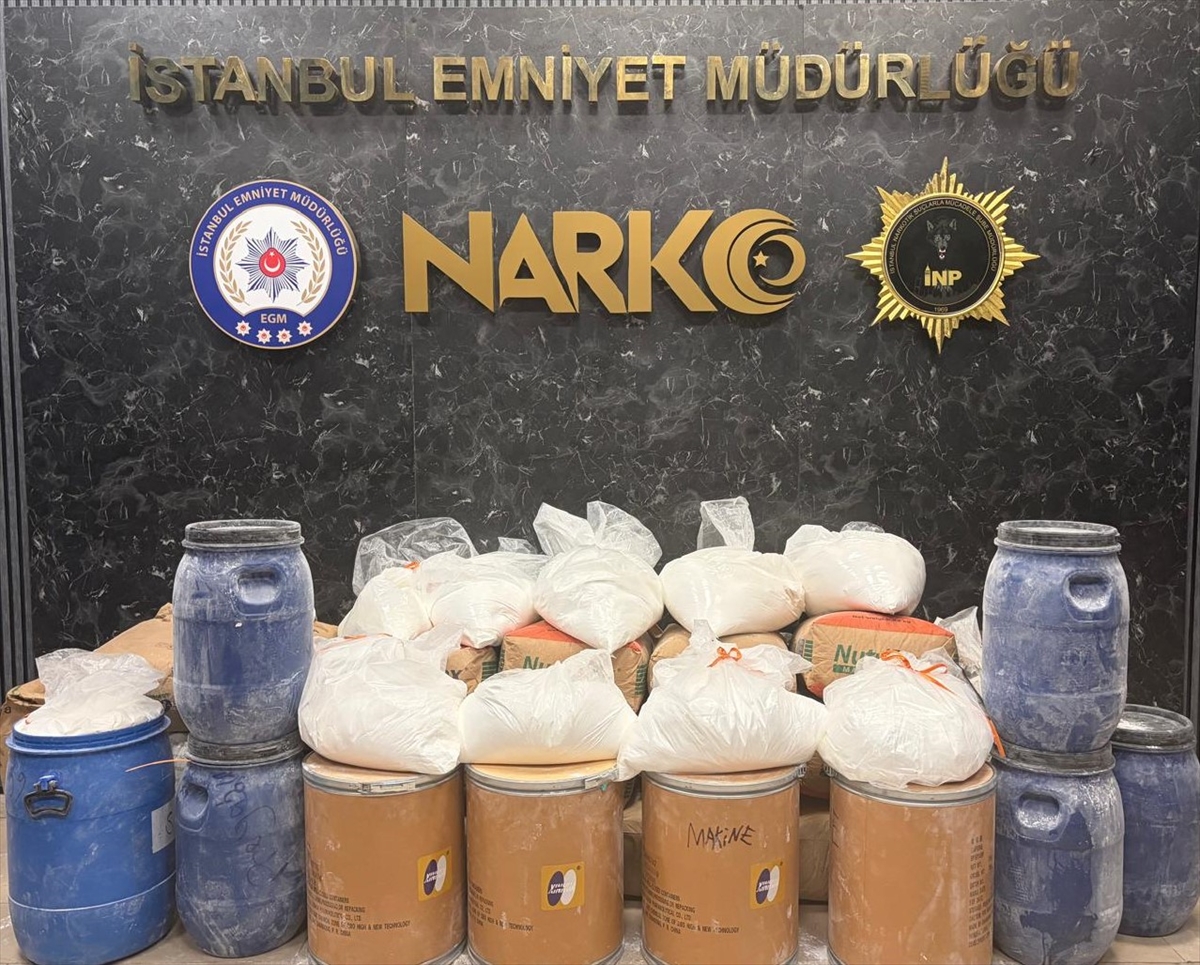 İstanbul'da 297 kilogram uyuşturucu ele geçirildi