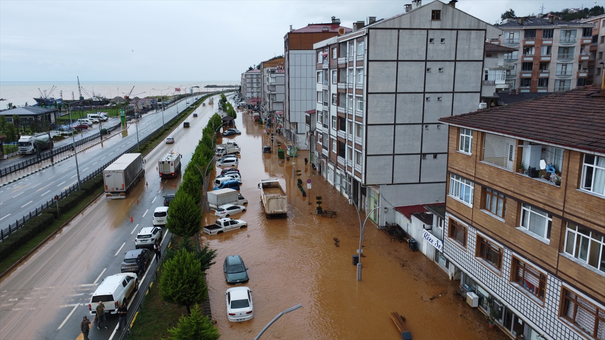 GÜNCELLEME - Rize'de sağanak etkili oldu