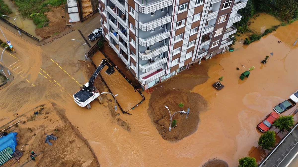 GÜNCELLEME - Rize'de sağanak etkili oldu