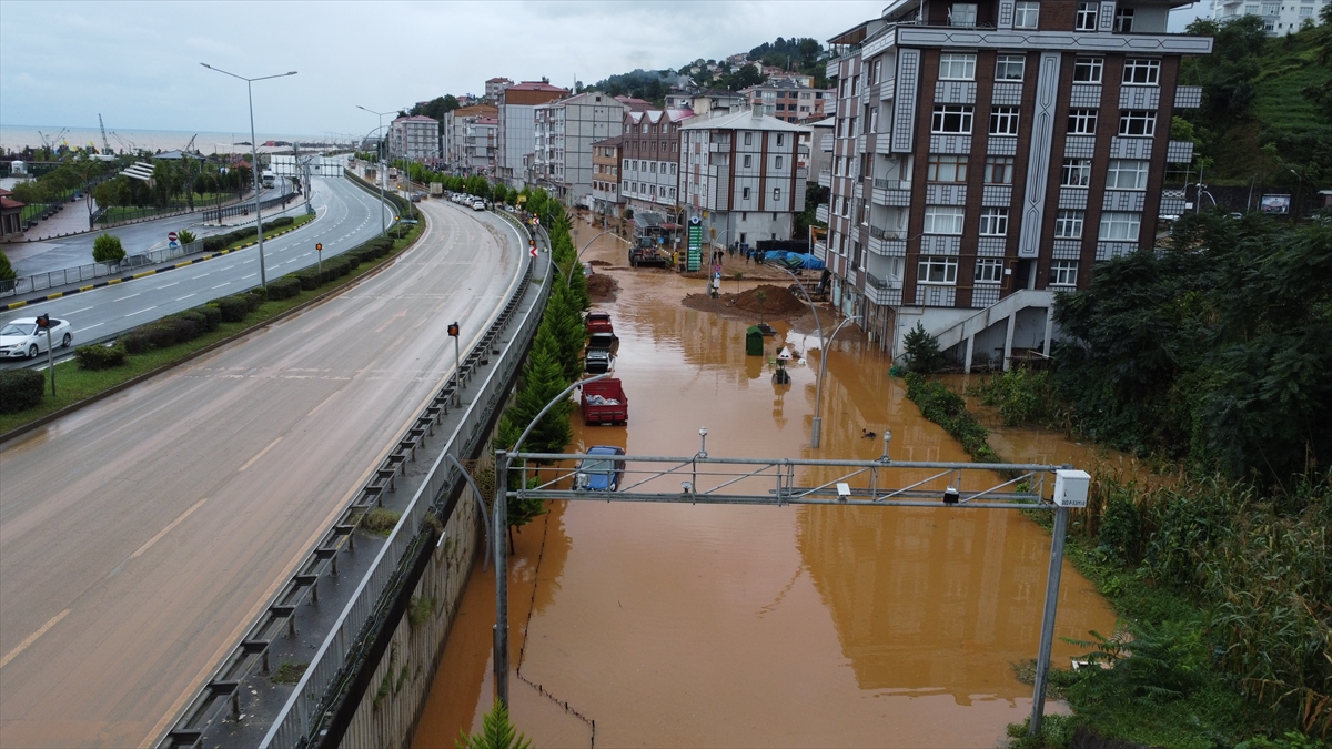 GÜNCELLEME - Rize'de sağanak etkili oldu