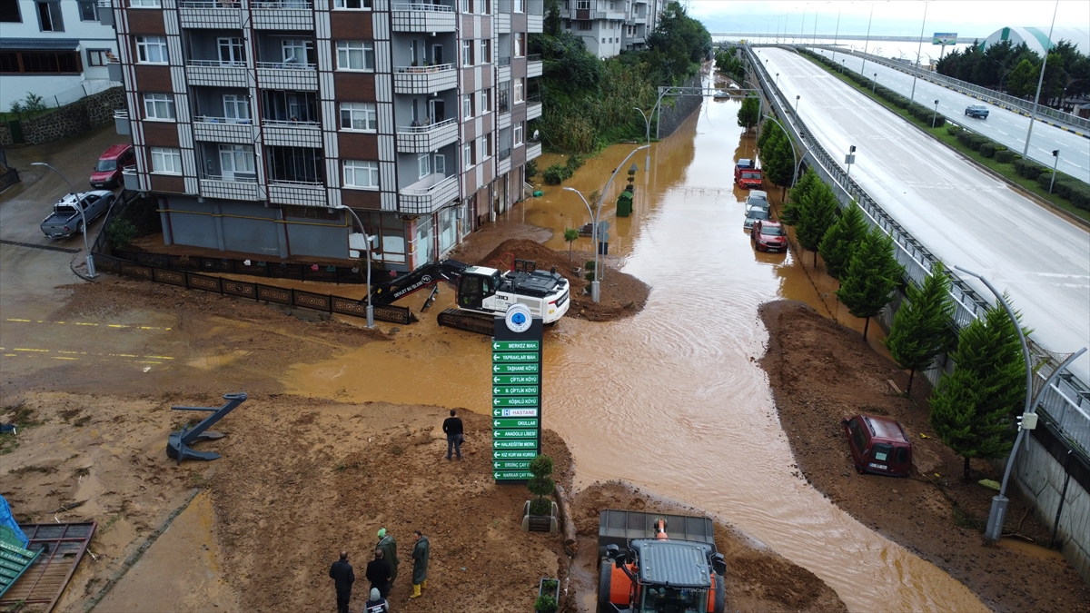 GÜNCELLEME - Rize'de sağanak etkili oldu