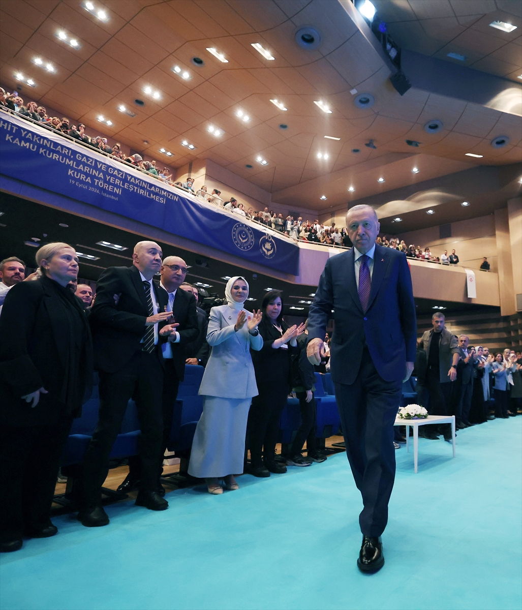 Cumhurbaşkanı Erdoğan, "Şehit Yakınları, Gazi ve Gazi Yakınlarımızın Kamu Kurumlarına Yerleştirilmesi Kura Töreni"nde konuştu: (1)
