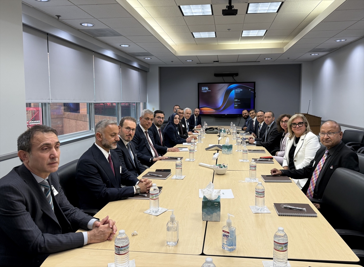 Sağlık Bakanı Memişoğlu: ABD'de ilaç merkezlerini gezdi