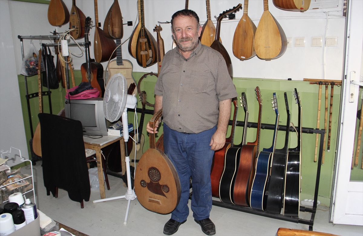 İbrahim Kocabıyık: İddia üzerine enstrüman yapımını 31 yıldır sürdürüyor