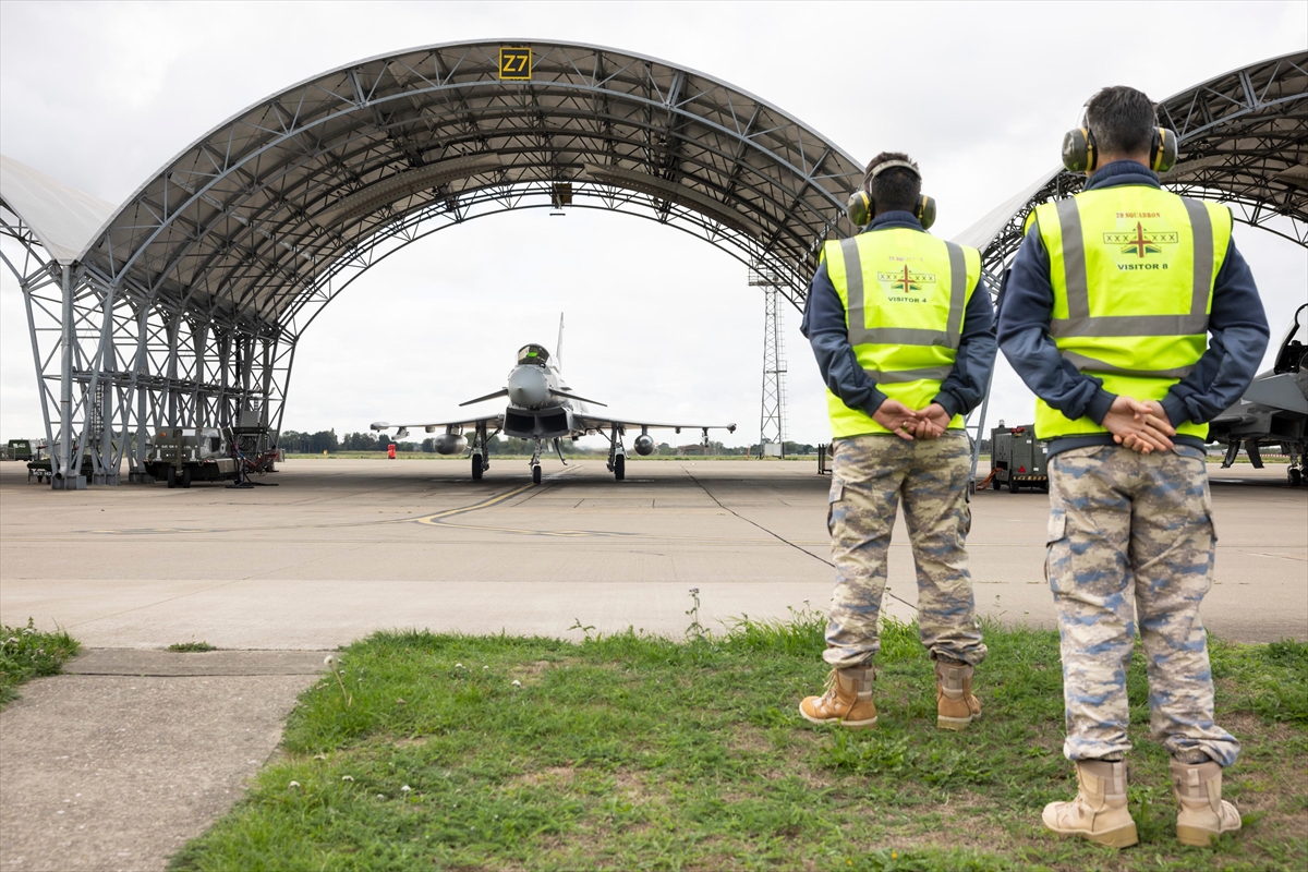 MSB: Eurofighter bakım tesisleri İngiltere'de incelendi